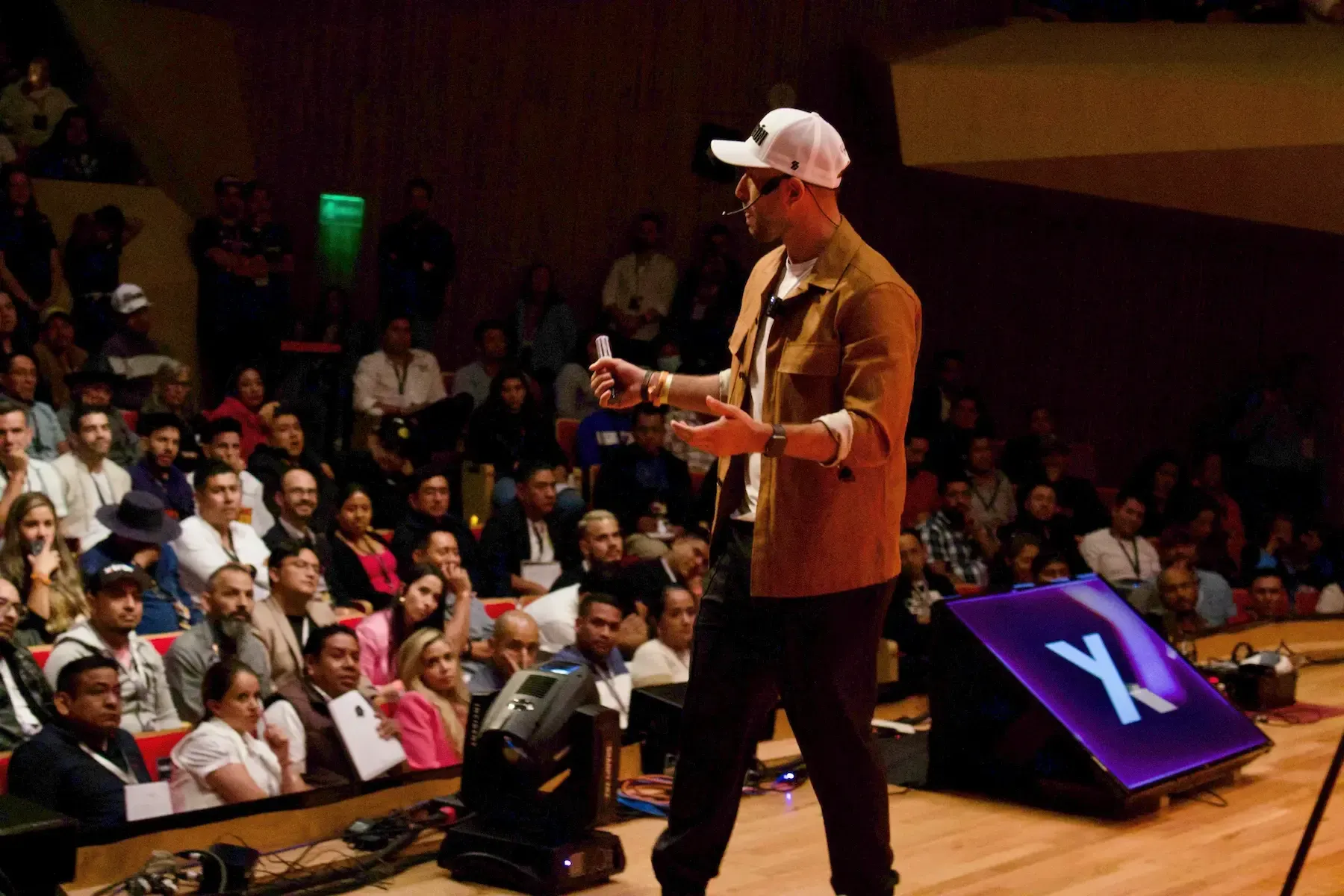 Una celda en plena ciudad: la impactante acción contra la esclavitud moderna de los emprendedores