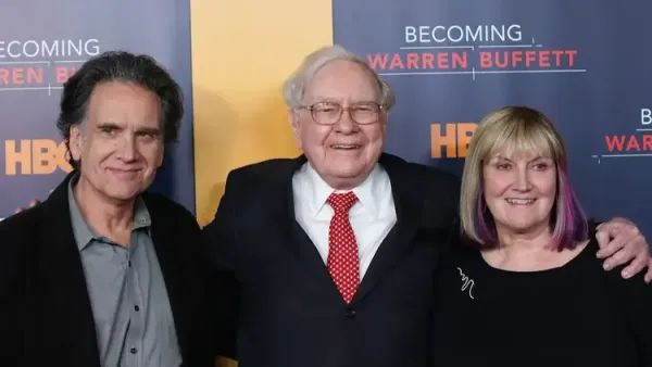 Warren Buffett quiere que sus hijos donen toda su fortuna de $130 mil millones.